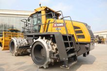 XCMG Official Solid Roller Road Machine Xh365 Landfill Compactor with Diesel Engine Price